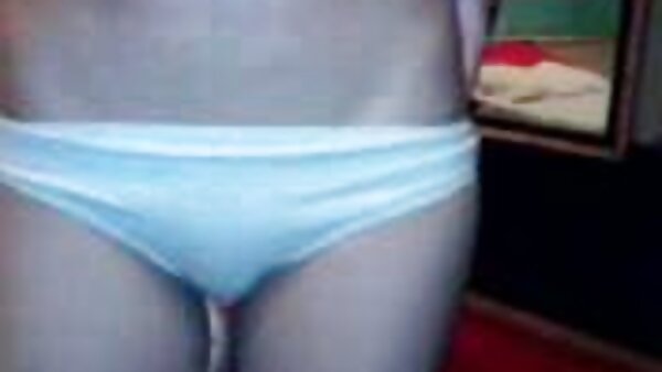 Buxom hot melayu lucah sex babe menunjukkan dia buah dada pada webcam